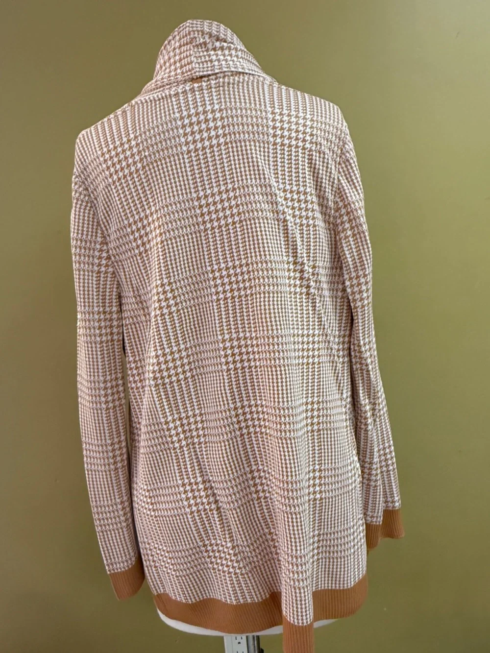 St. John houndstooth sweater and tank top set women’s M and L cardigan - Picture 3 of 14
